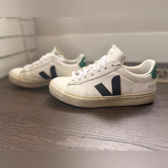 💚🖤 Veja White Leather Campo Sneakers with Black and Green Accents - Picture 3 of 11